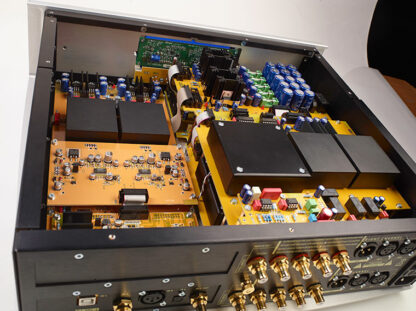 REVO SC-2 LN, etuvahvistin (esillä) - Image 4